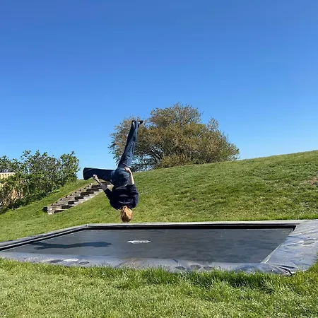 公寓 Ocean View In First Row. Architectural Pearl