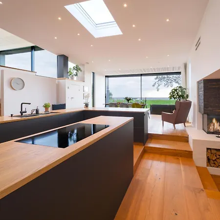 Ocean View In First Row. Architectural Pearl Apartment *