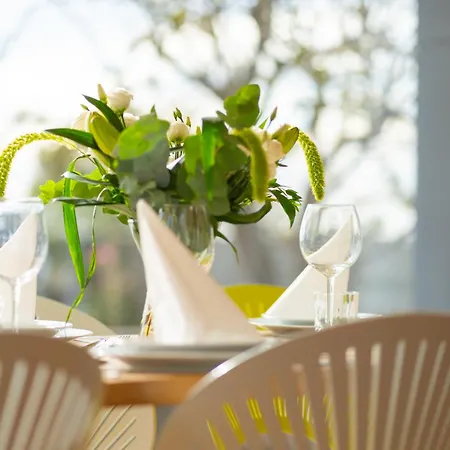 Ocean View In First Row. Architectural Pearl דירה דרגור